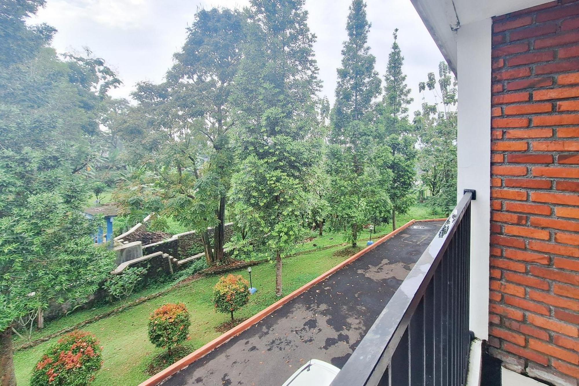 Reddoorz Resort At Tridaya Cisarua Puncak Εξωτερικό φωτογραφία