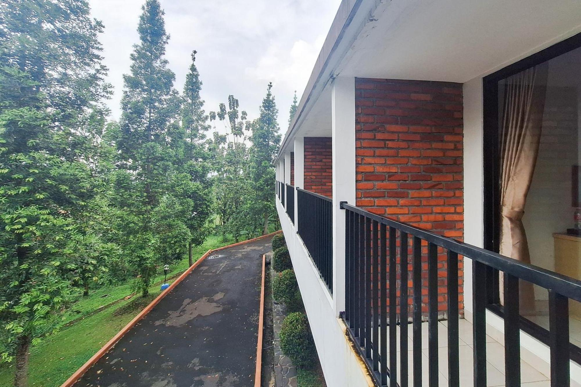 Reddoorz Resort At Tridaya Cisarua Puncak Εξωτερικό φωτογραφία